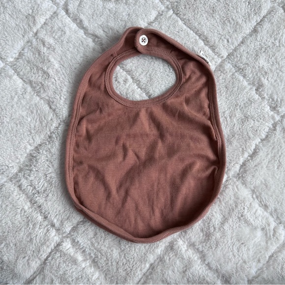 Kate Quinn | Red Brown Organic Cotton Button Bib | One Size - Picture 2 of 7